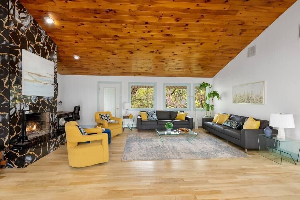 Photo of Others in Monroe