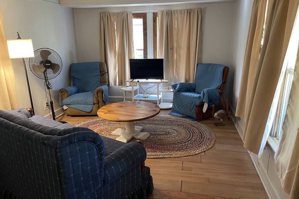 Photo of Livingroom in Chiefland