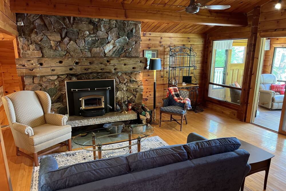 Photo of Livingroom in Douro-Dummer