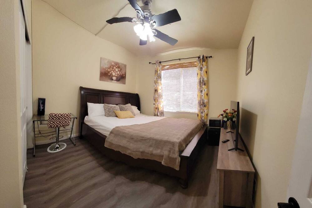 Photo of Bedroom in Antioch