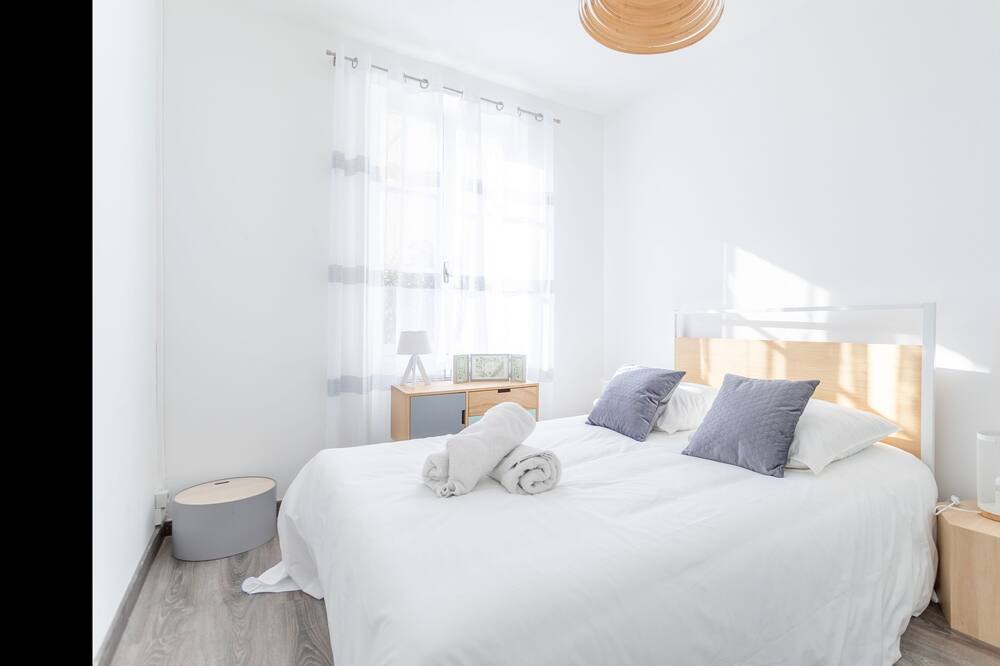 Photo of Bedroom in 4th Arrondissement