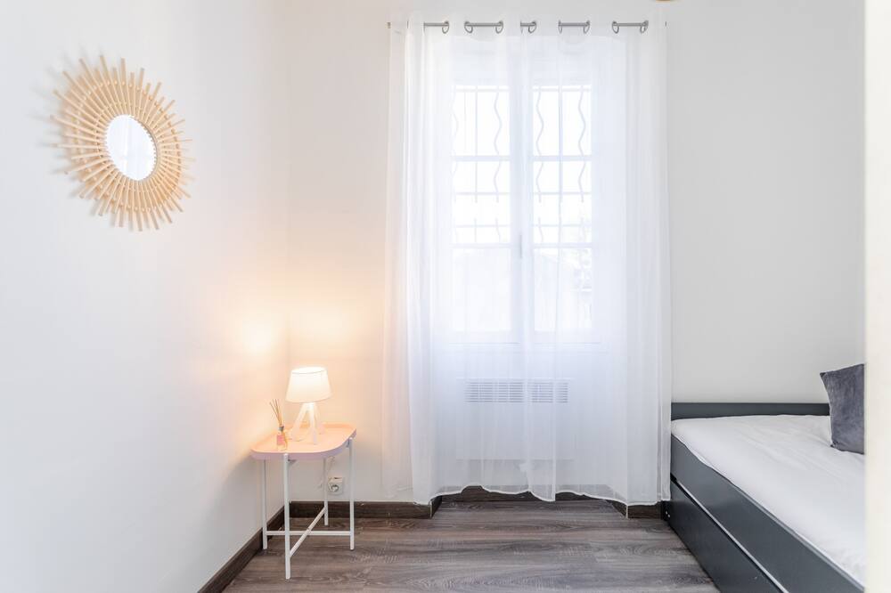 Photo of Bedroom in 4th Arrondissement