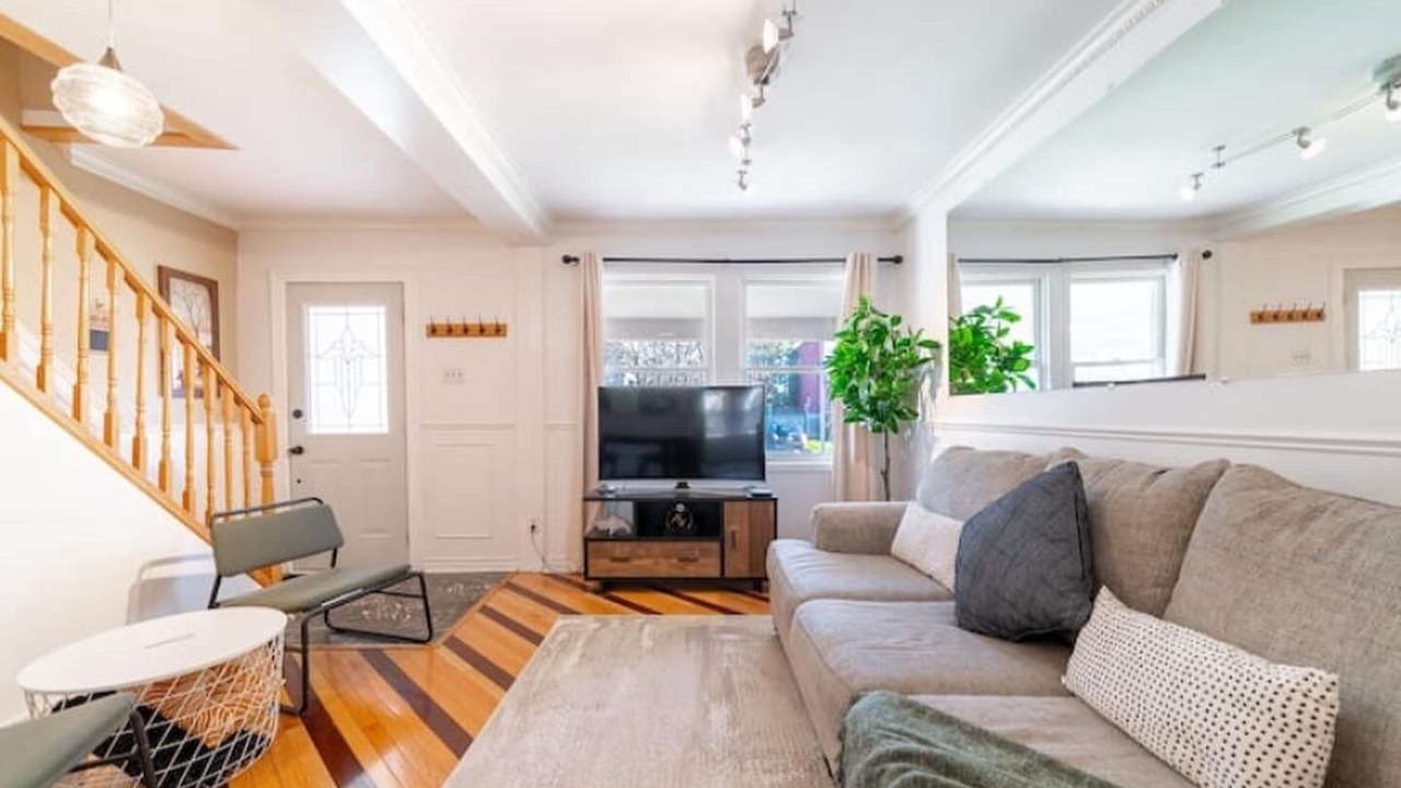 Photo of Livingroom in Oakwood Village
