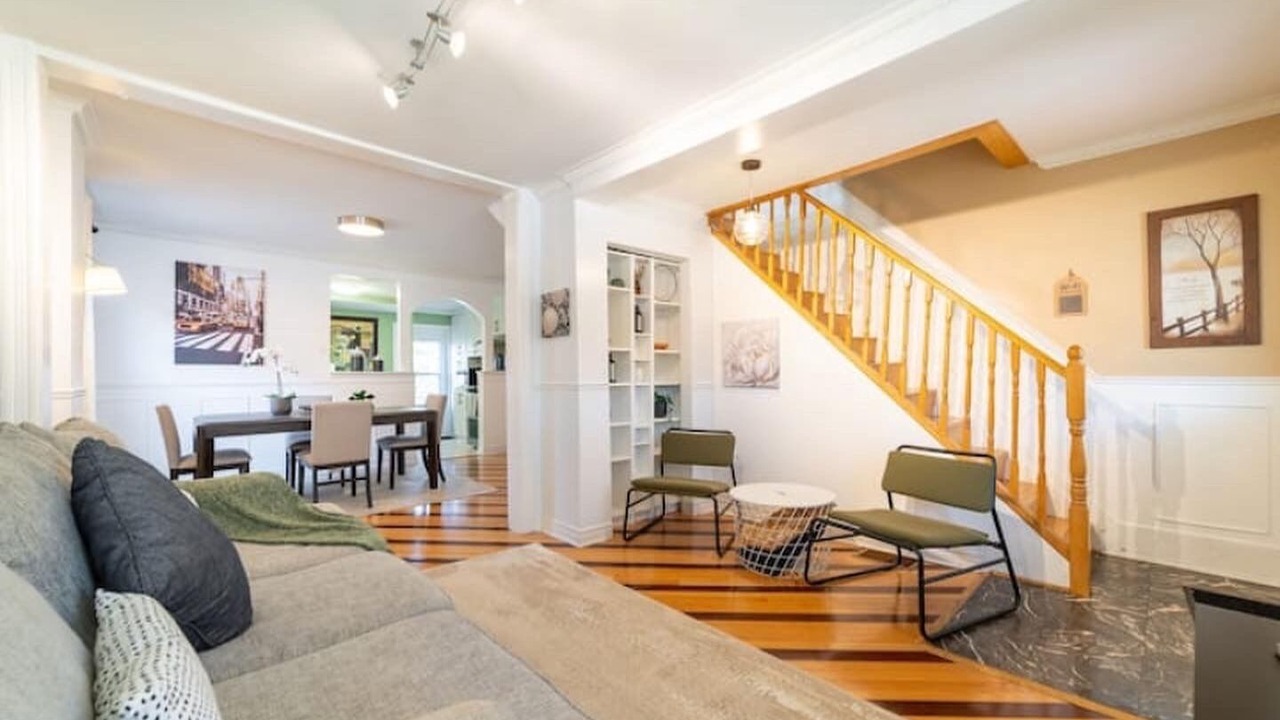 Photo of Livingroom in Oakwood Village