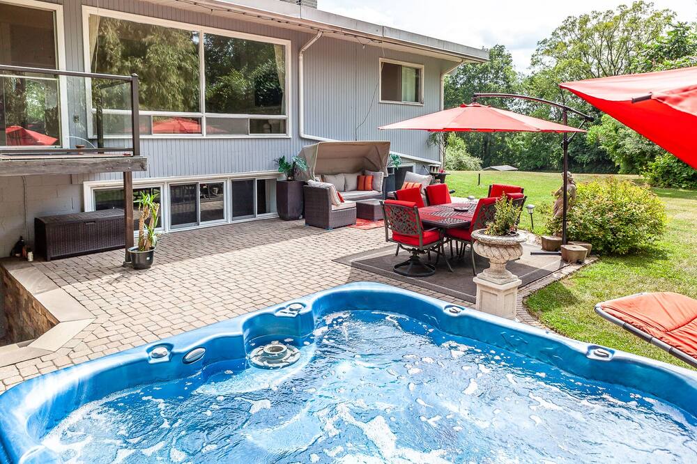 Photo of Outdoor in Hamilton