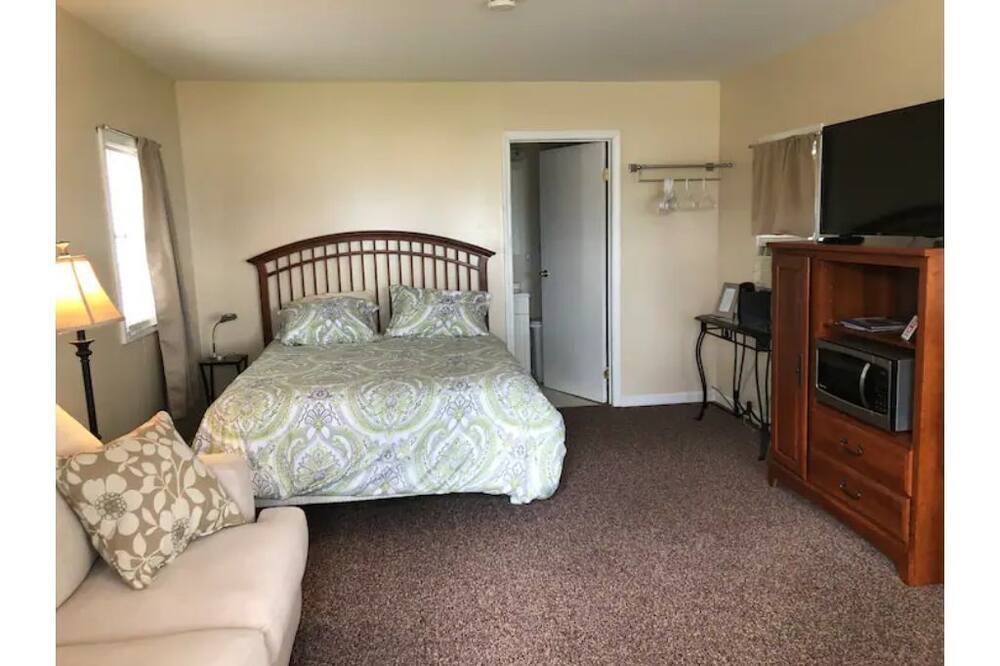 Photo of Bedroom in Cayuga