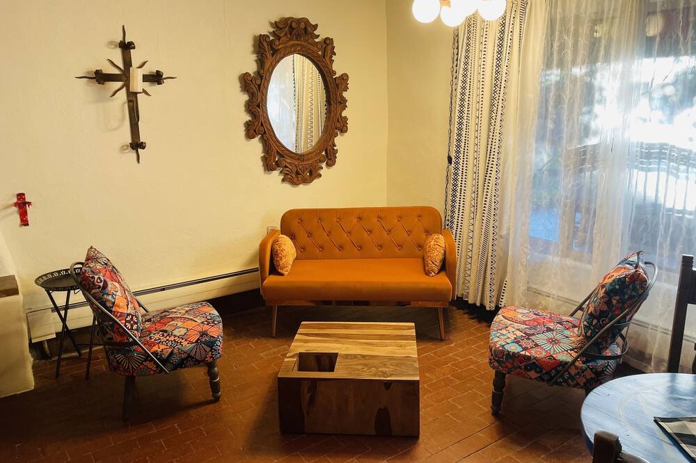 Photo of Livingroom in Alamedan Valley