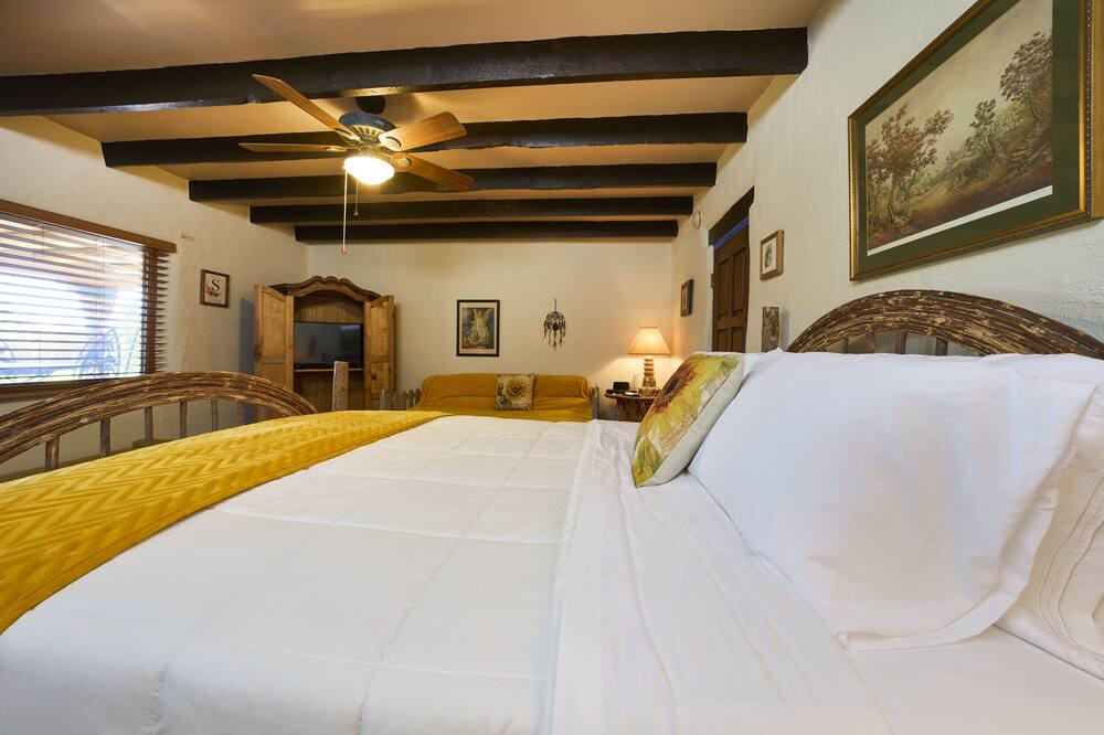 Photo of Bedroom in Alamedan Valley