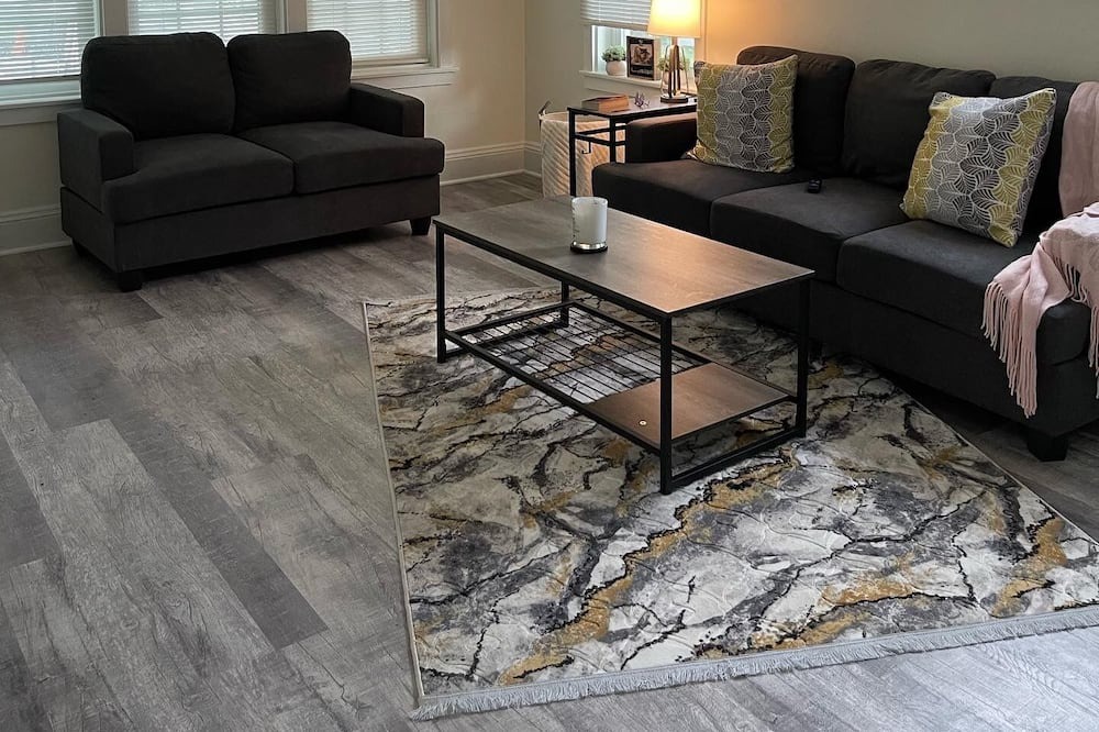 Photo of Livingroom in Anniston