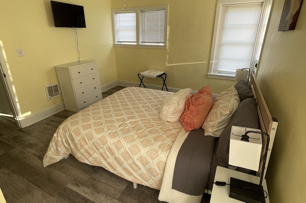 Photo of Bedroom in Anniston