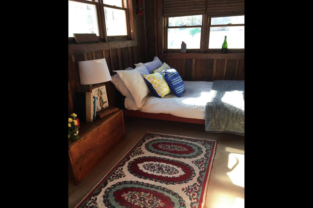 Photo of Bedroom in Lynn