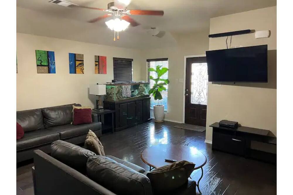 Photo of Livingroom in Denton County