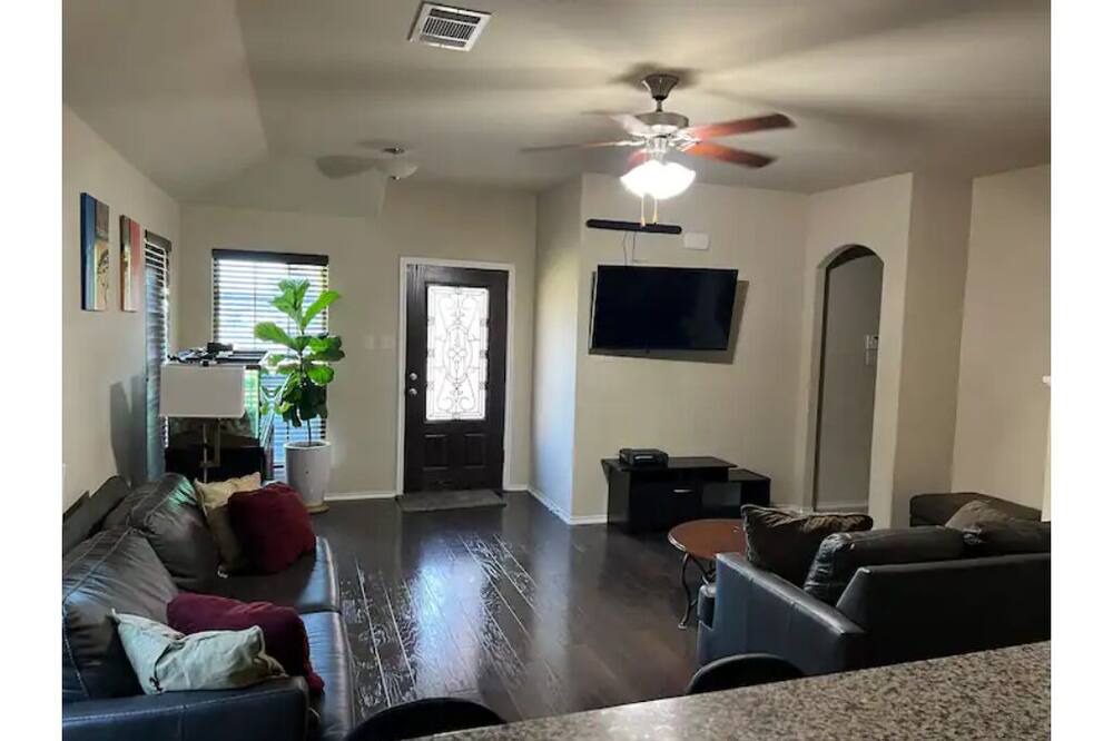 Photo of Livingroom in Denton County