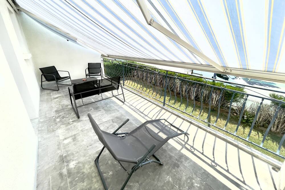 Photo of Patio Balcony in Ade