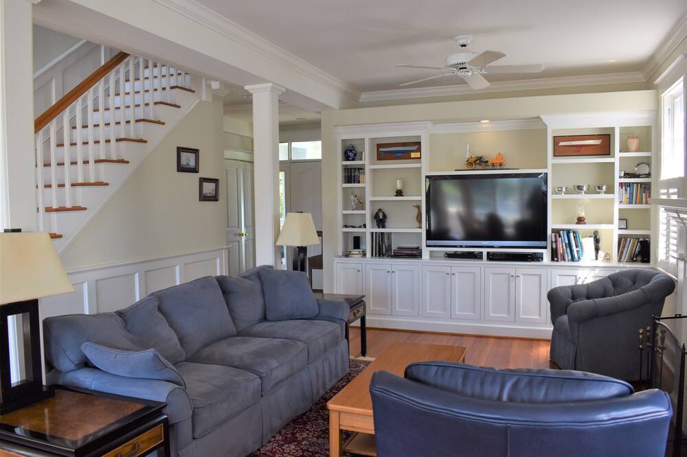 Photo of Livingroom in Eastport