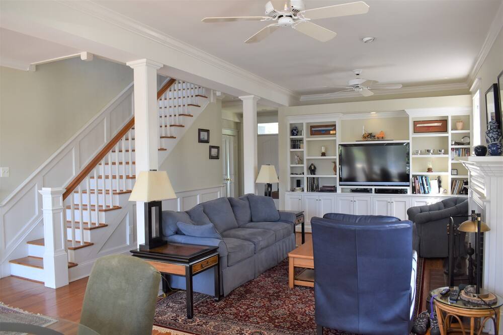 Photo of Livingroom in Eastport