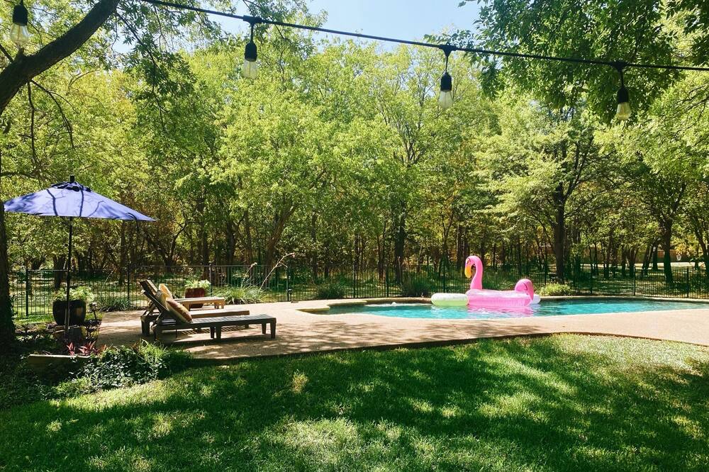 Photo of Outdoor in Flower Mound