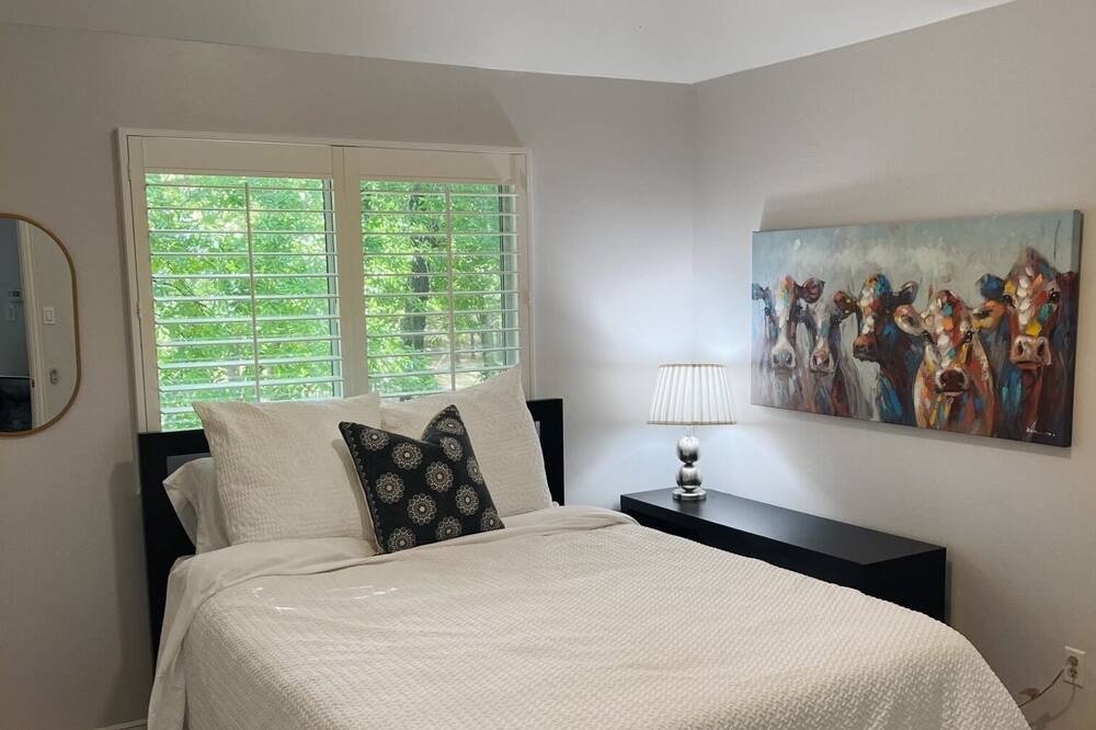 Photo of Bedroom in Flower Mound