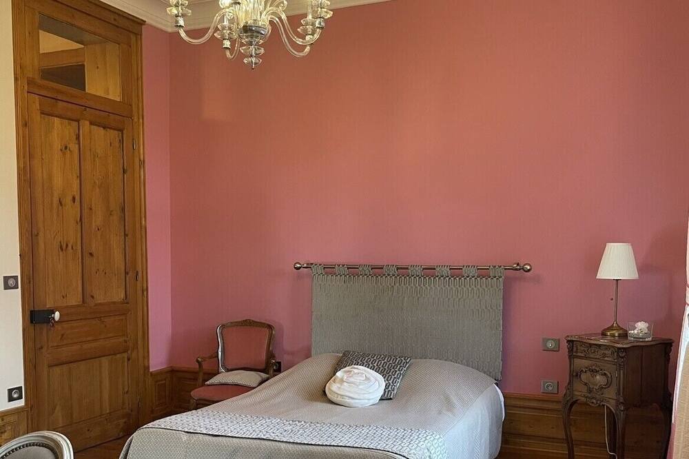 Photo of Bedroom in Fruges
