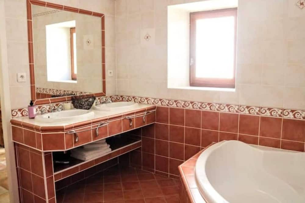 Photo of Bathroom in Saint-Julien-du-Serre