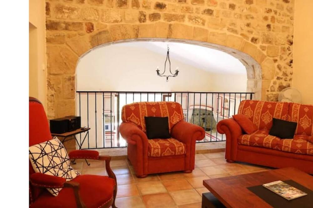 Photo of Livingroom in Saint-Julien-du-Serre