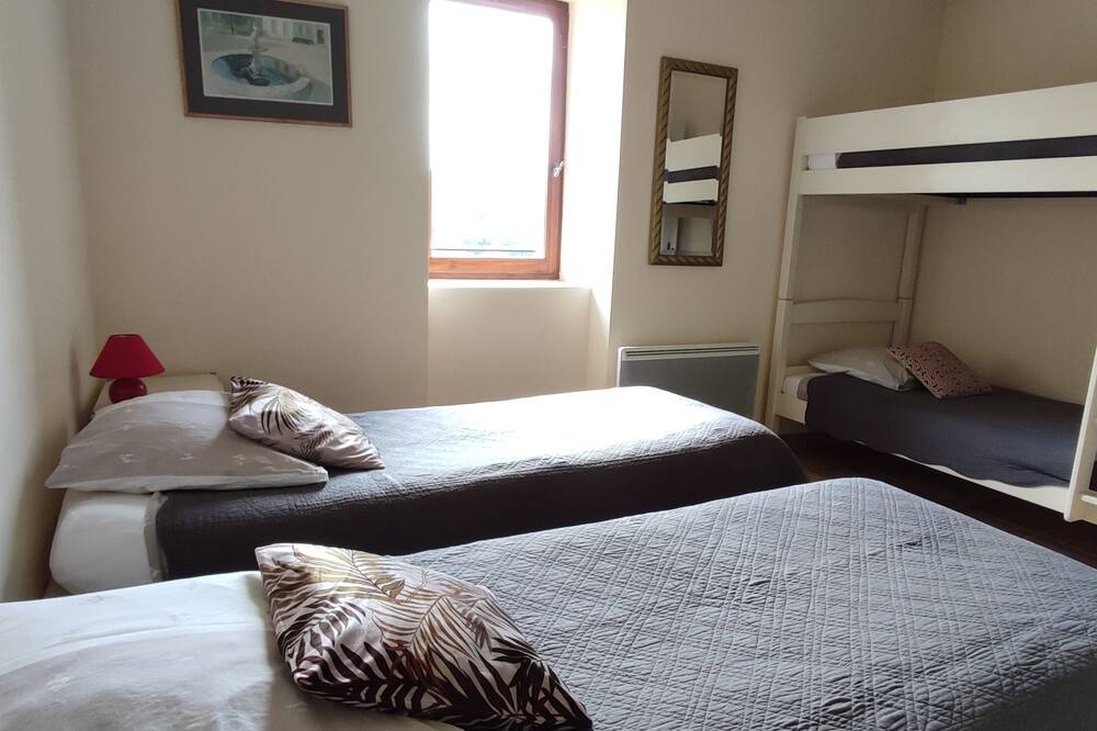 Photo of Bedroom in Saint-Julien-du-Serre