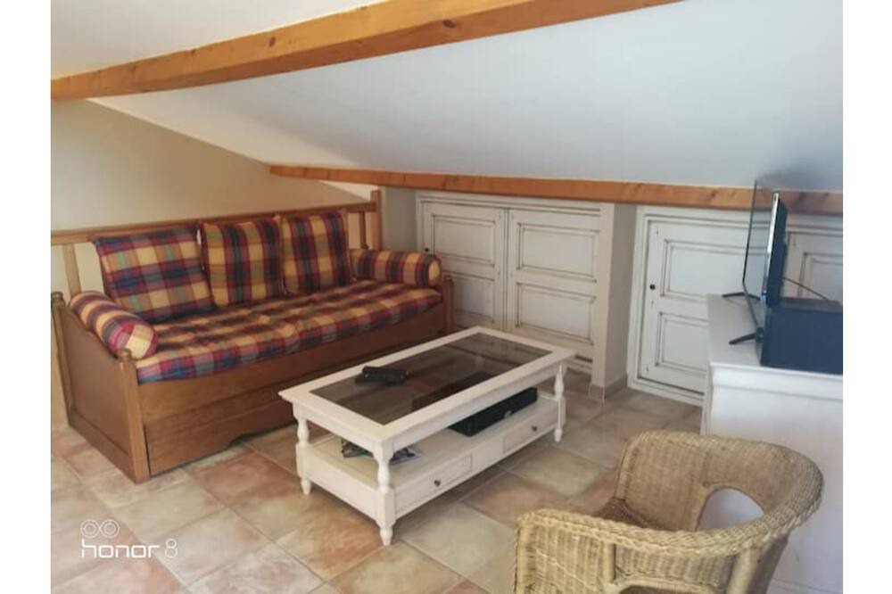 Photo of Livingroom in Saint-Julien-du-Serre