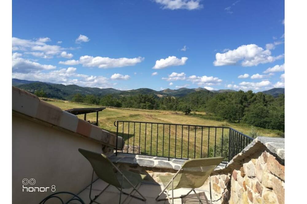 Photo of Patio Balcony in Saint-Julien-du-Serre
