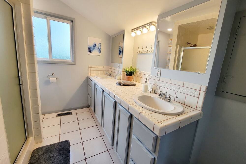 Photo of Bathroom in Hazelwood