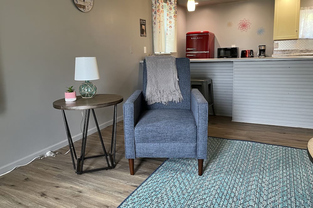 Photo of Livingroom in Murdock