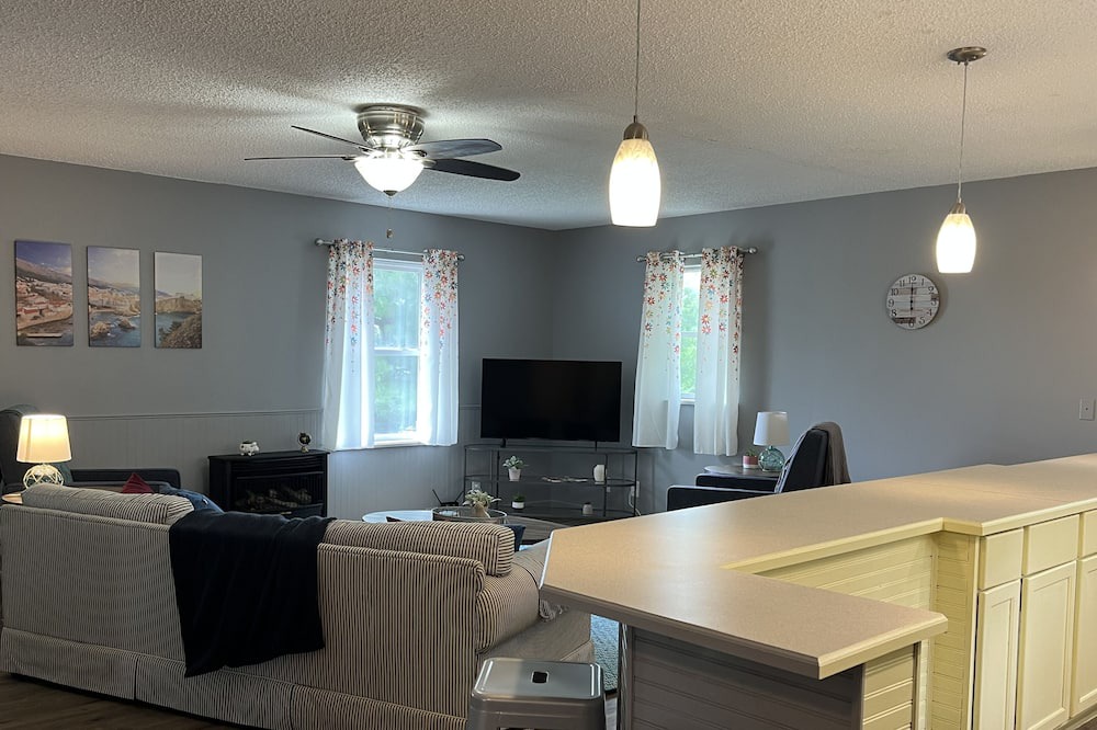 Photo of Livingroom in Murdock