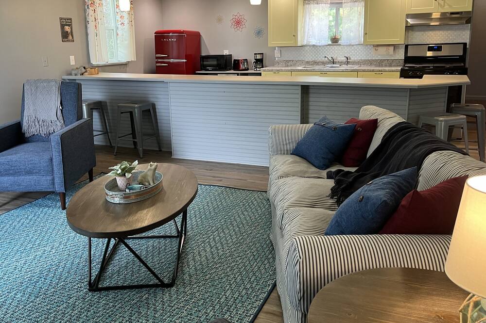 Photo of Livingroom in Murdock