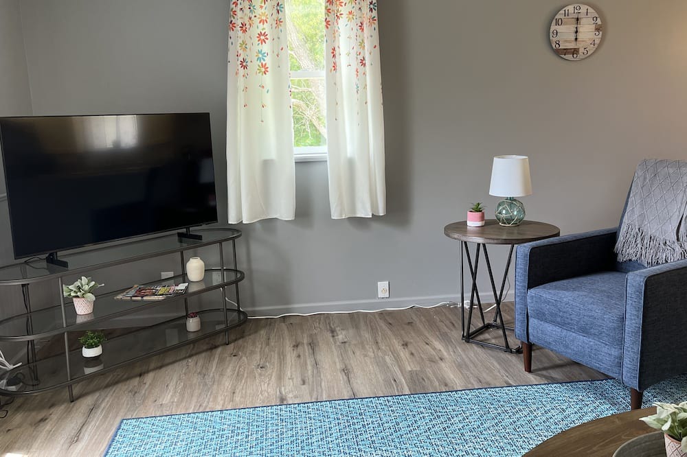 Photo of Bedroom in Murdock