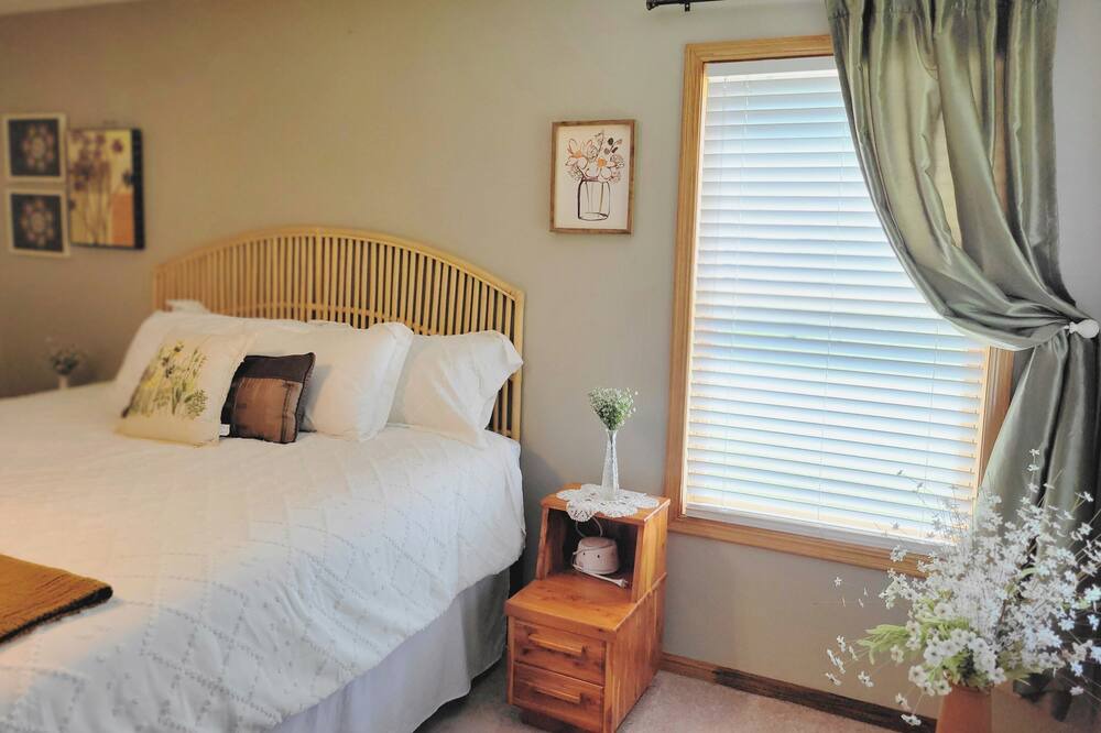 Photo of Bedroom in Squires