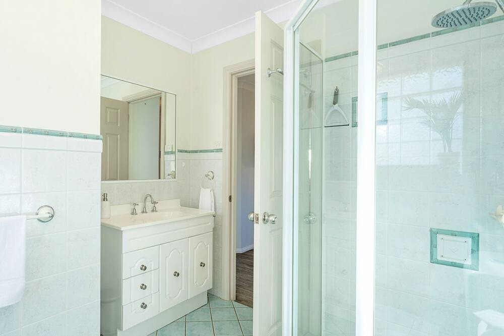 Photo of Bathroom in Huskisson