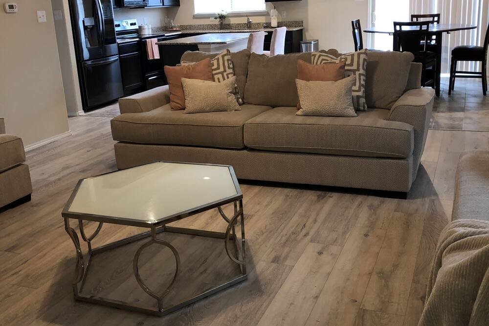 Photo of Livingroom in Forney