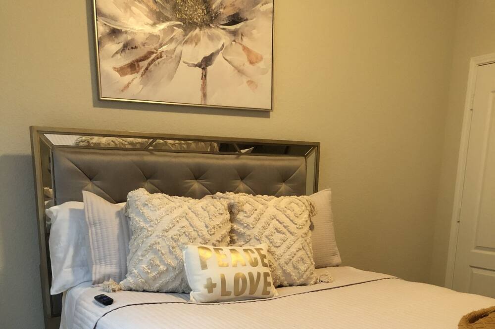Photo of Bedroom in Forney