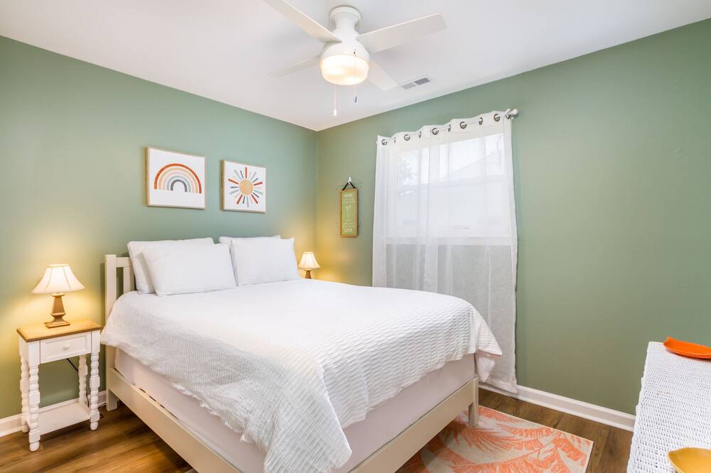 Photo of Bedroom in Village Green