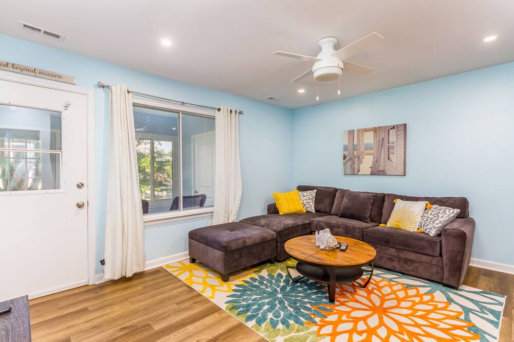 Photo of Livingroom in Village Green