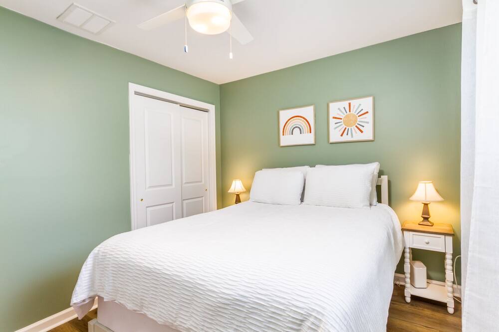 Photo of Bedroom in Village Green