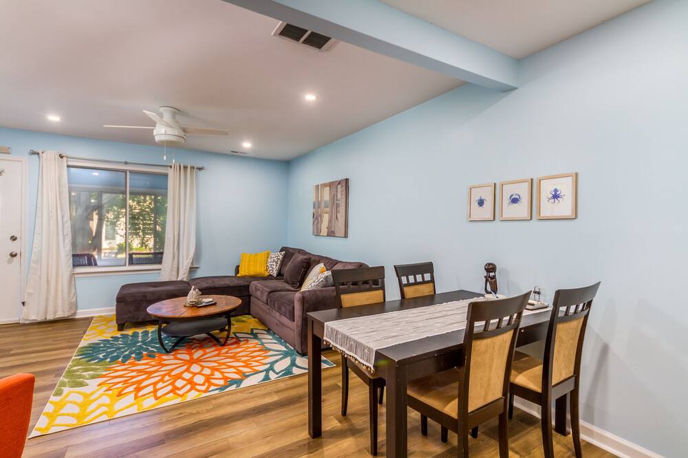 Photo of Livingroom in Village Green