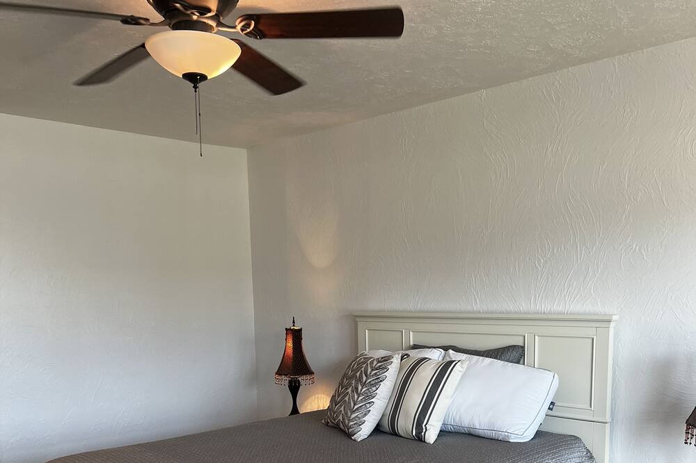 Photo of Bedroom in Ada