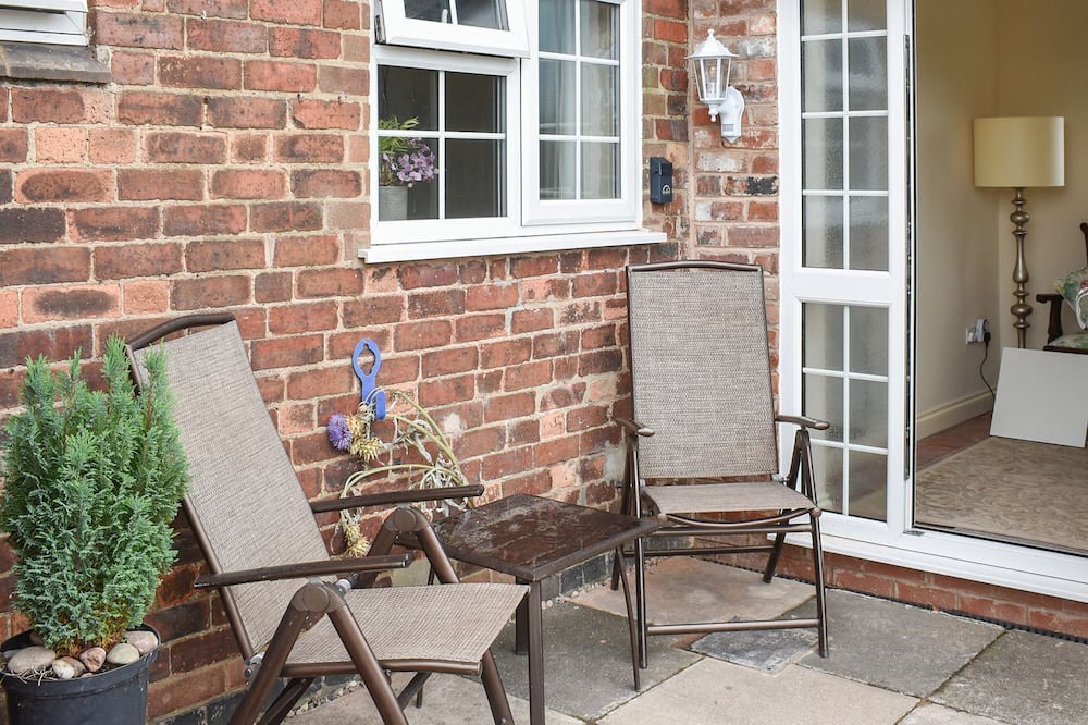 Photo of Patio Balcony in Swadlincote