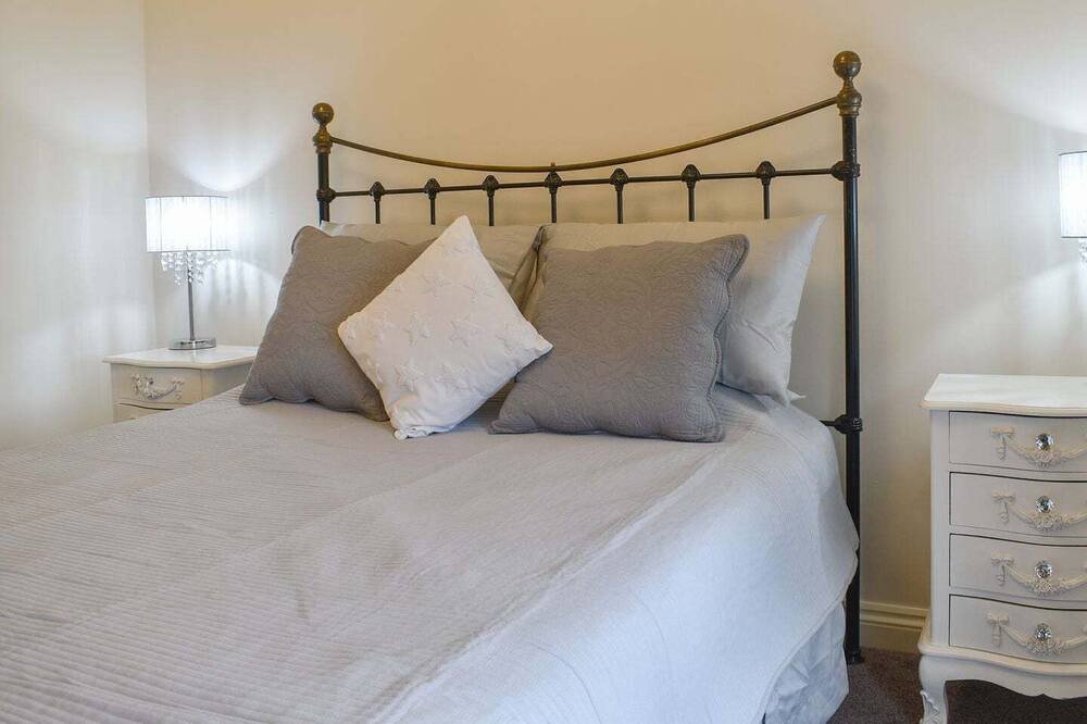 Photo of Bedroom in Swadlincote