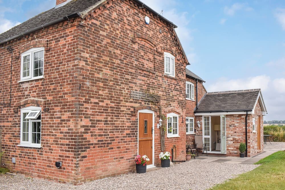 Photo of Outdoor in Swadlincote