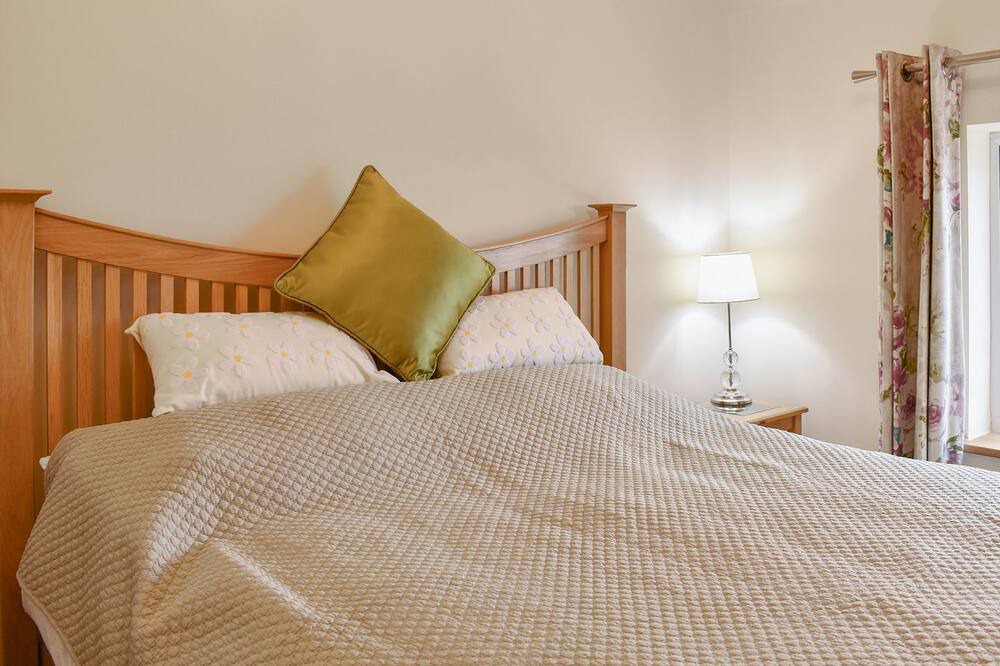 Photo of Bedroom in Swadlincote