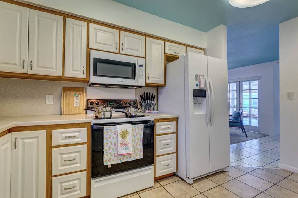 Photo of Kitchen in Cocoa Isles