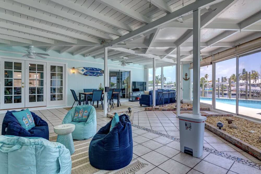 Photo of Others in Cocoa Isles