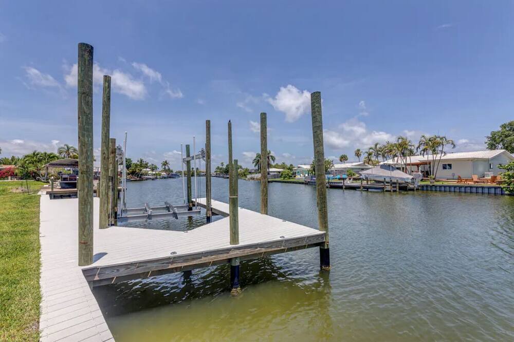 Photo of Others in Cocoa Isles