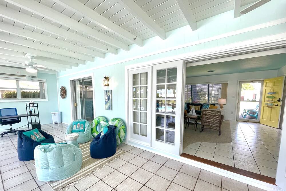 Photo of Others in Cocoa Isles